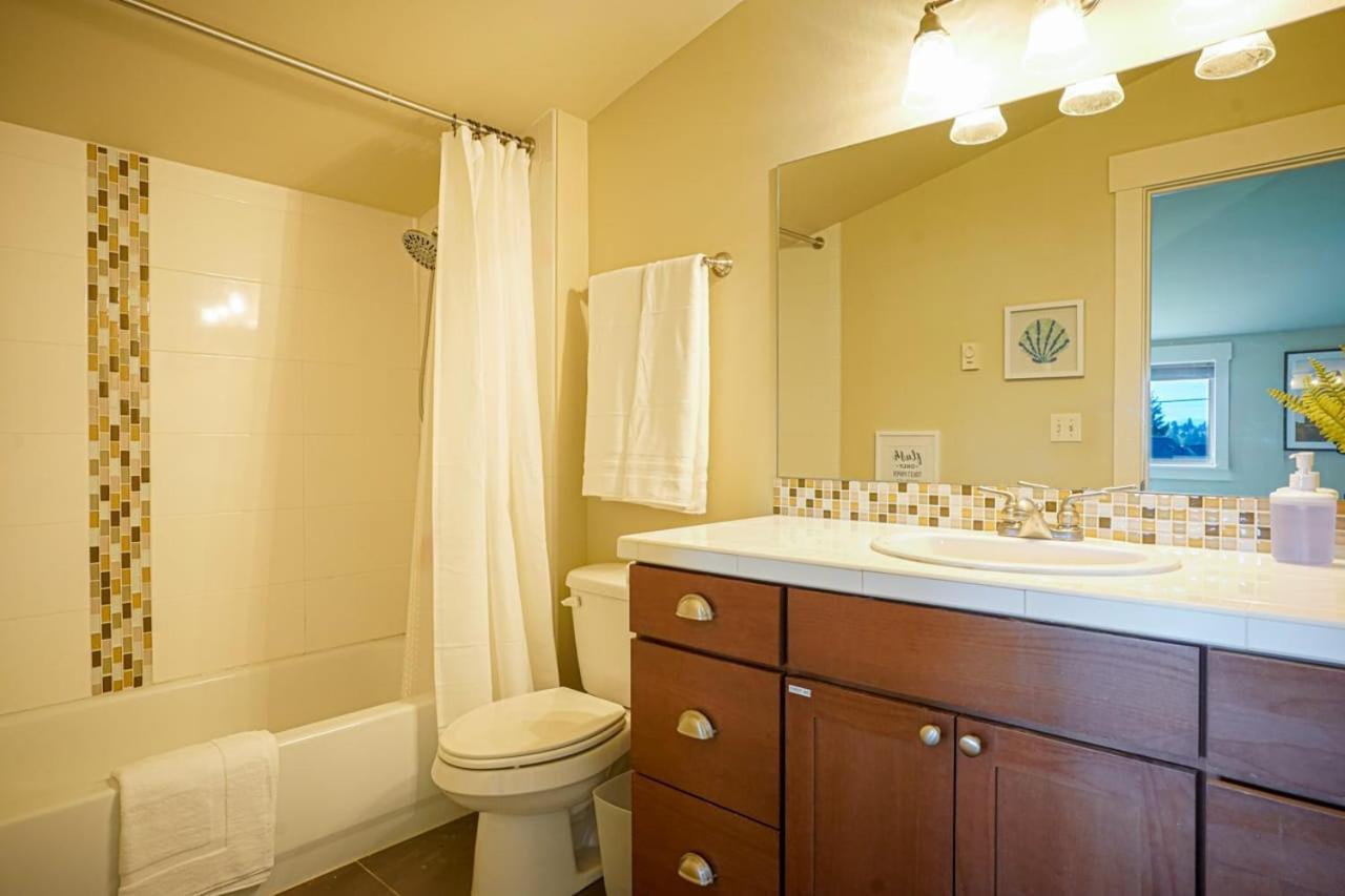Stylish North Seattle Townhouse- Dual Master Suites Zewnętrze zdjęcie