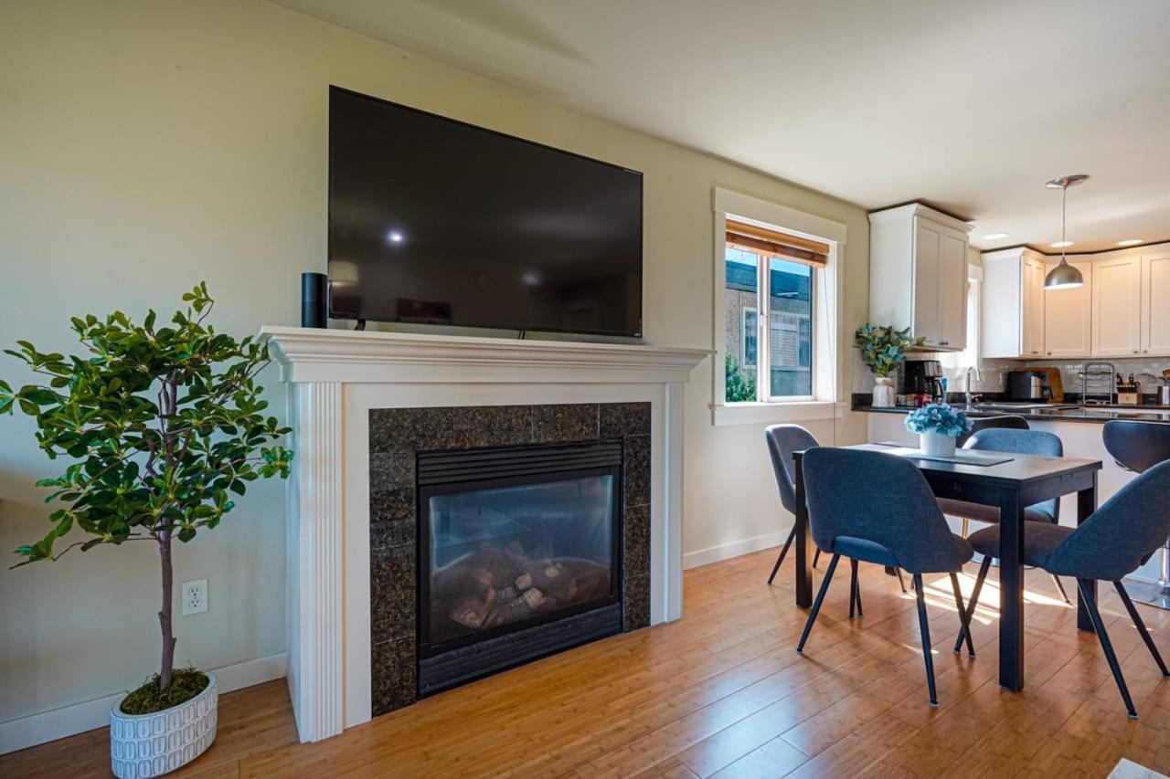 Stylish North Seattle Townhouse- Dual Master Suites Zewnętrze zdjęcie