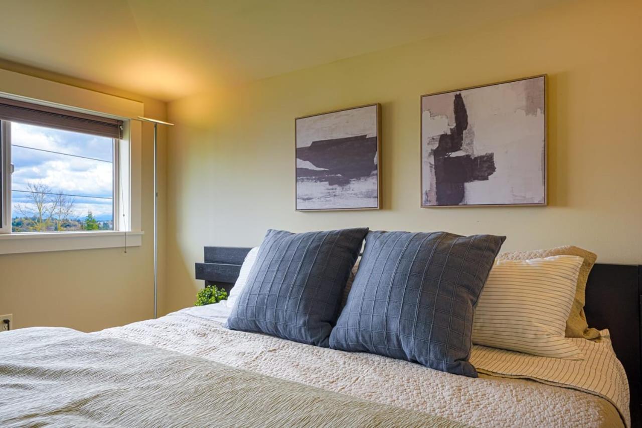 Stylish North Seattle Townhouse- Dual Master Suites Zewnętrze zdjęcie