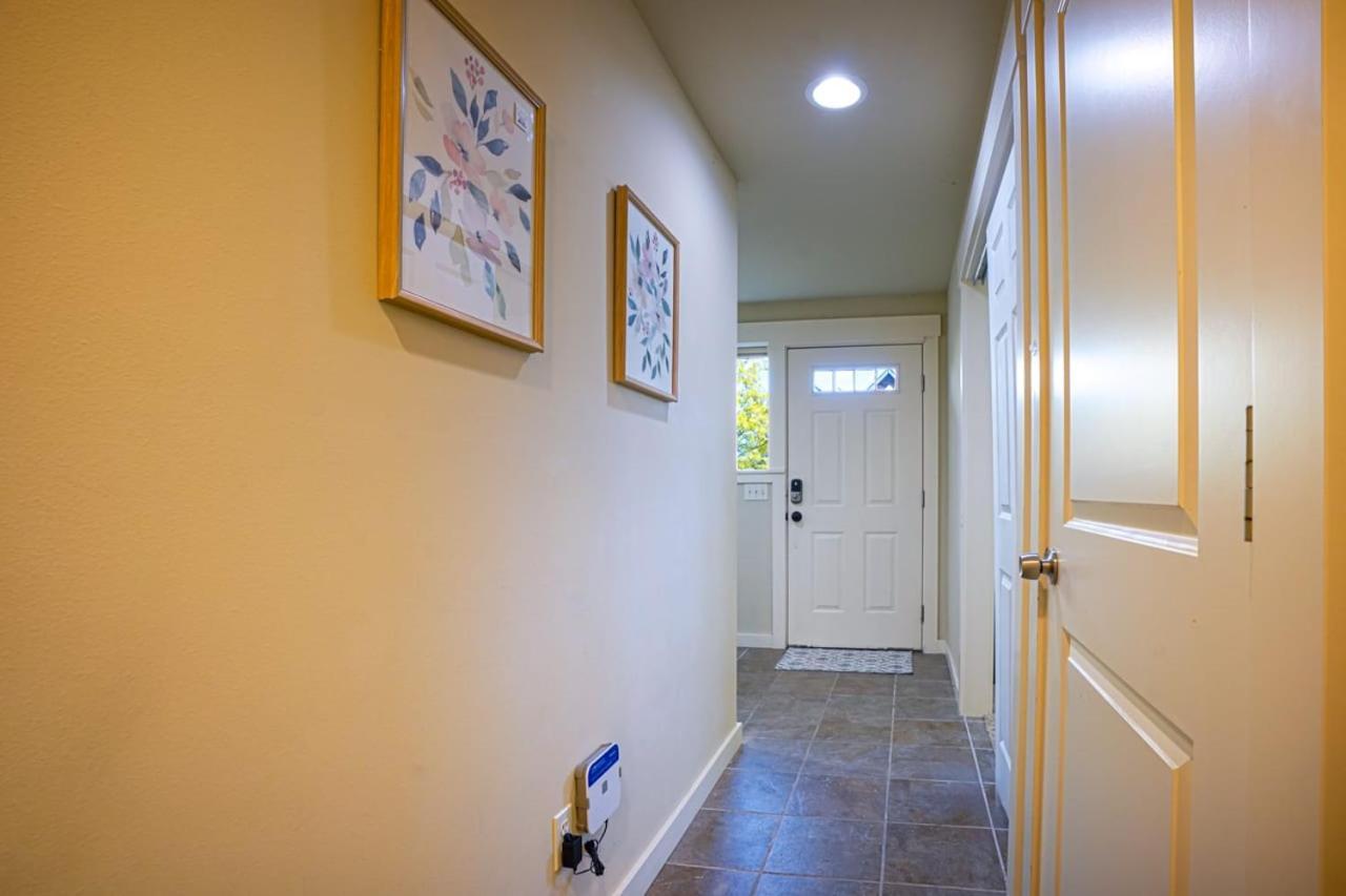 Stylish North Seattle Townhouse- Dual Master Suites Zewnętrze zdjęcie