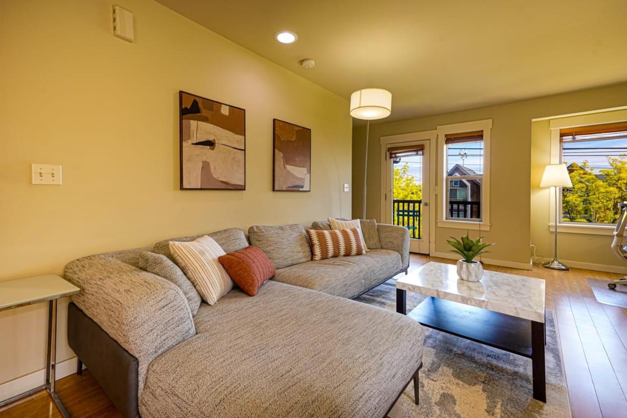 Stylish North Seattle Townhouse- Dual Master Suites Zewnętrze zdjęcie